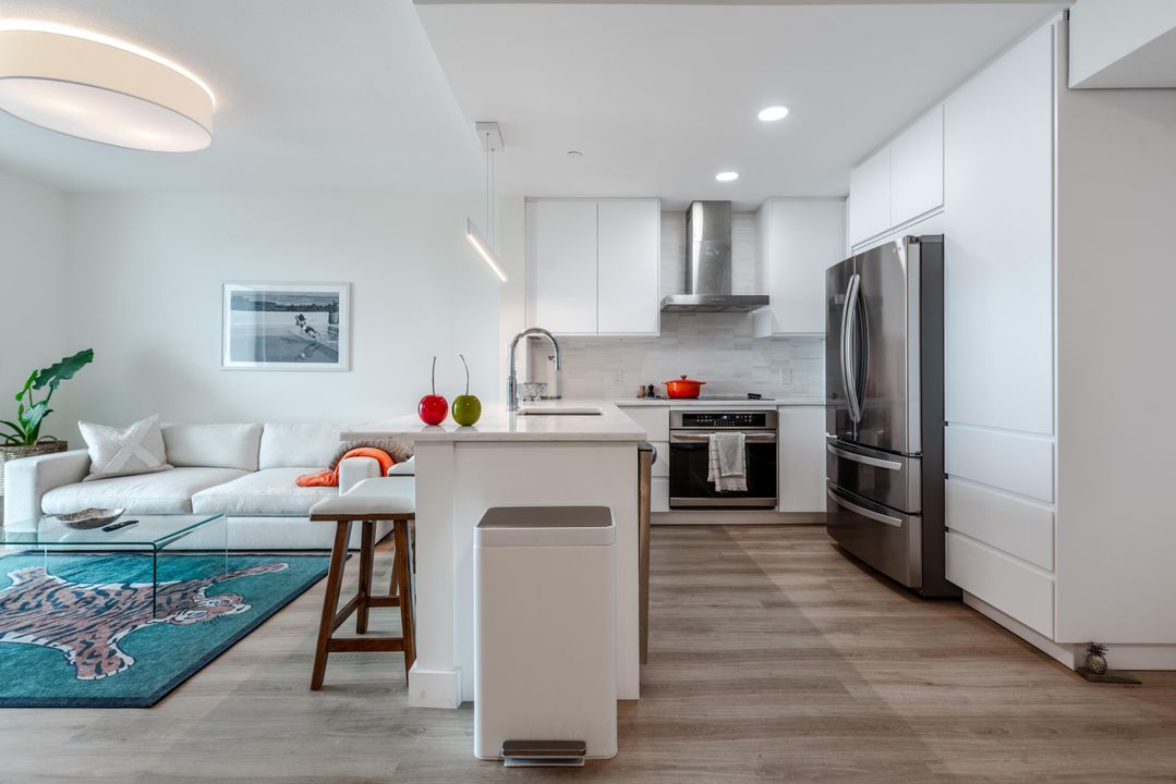 Active With Contract: $3,250 (2 beds, 2 baths, 846 Square Feet)