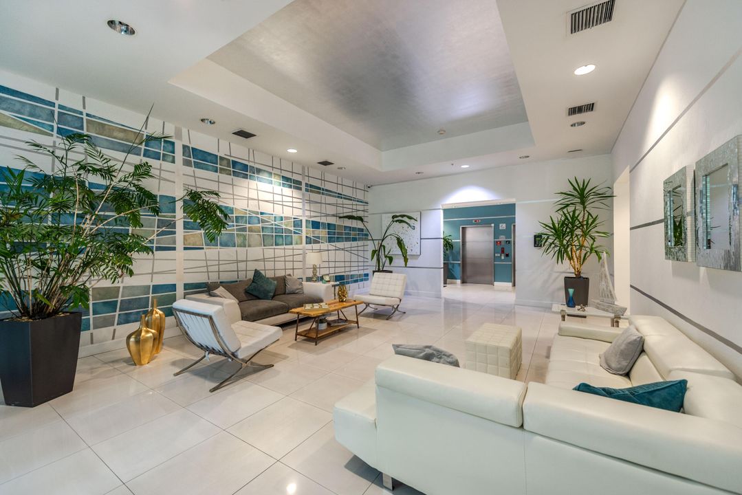 Active With Contract: $3,250 (2 beds, 2 baths, 846 Square Feet)