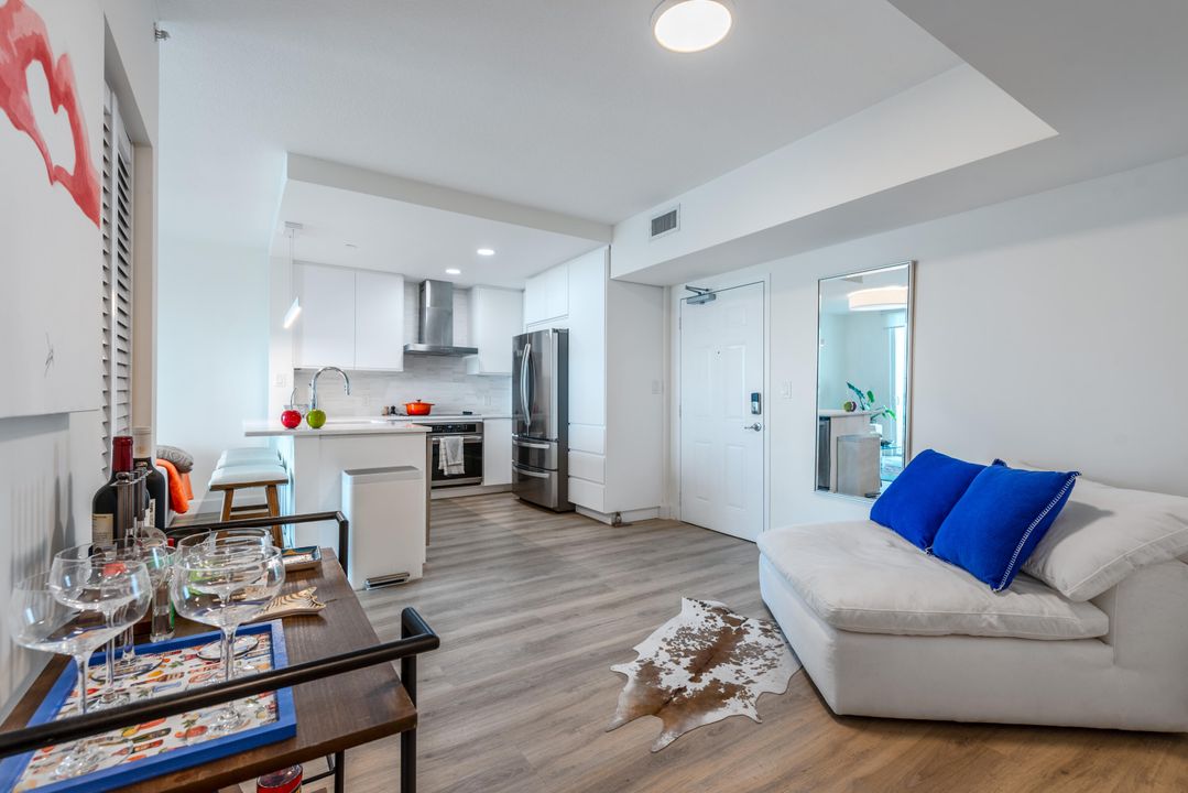 Active With Contract: $3,250 (2 beds, 2 baths, 846 Square Feet)