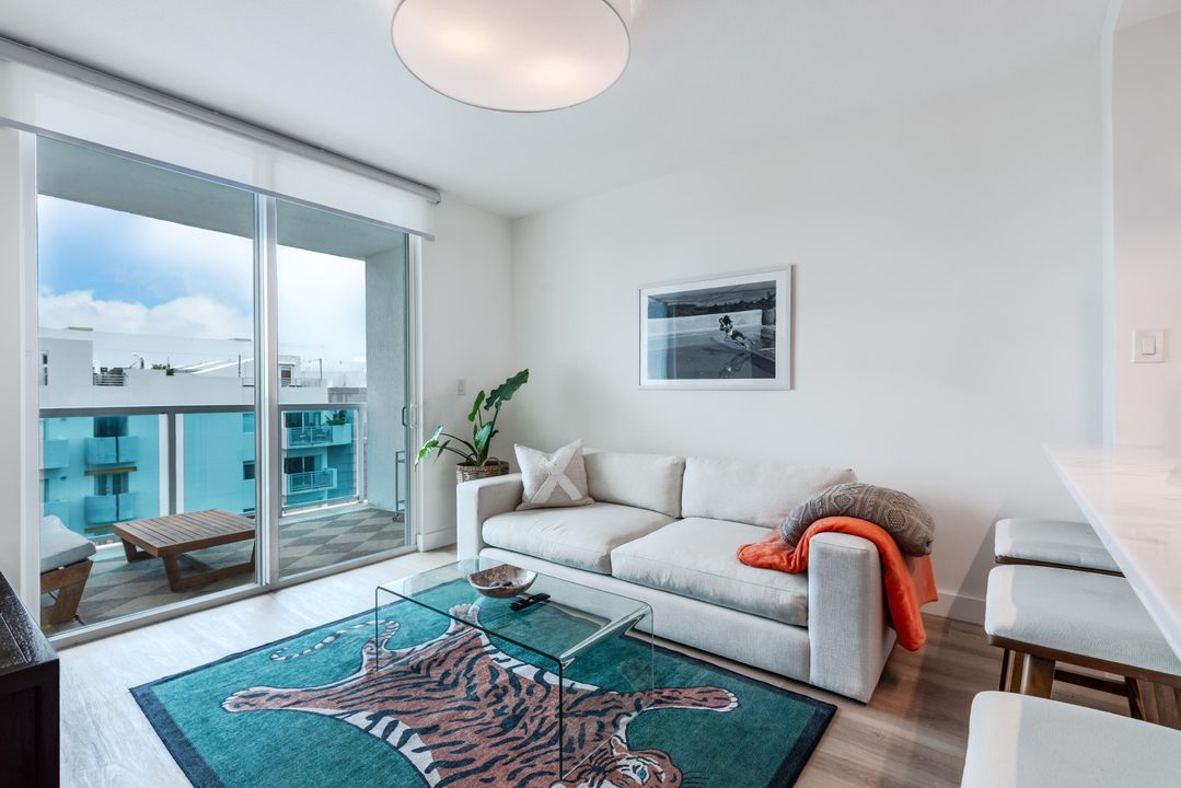 Active With Contract: $3,250 (2 beds, 2 baths, 846 Square Feet)