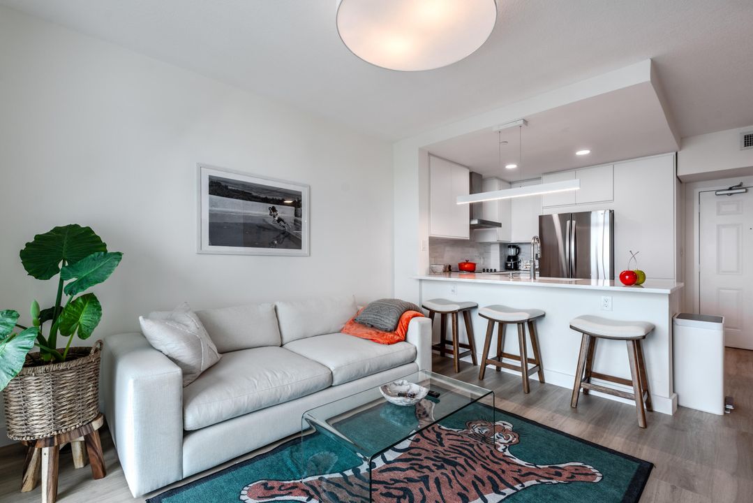 Active With Contract: $3,250 (2 beds, 2 baths, 846 Square Feet)