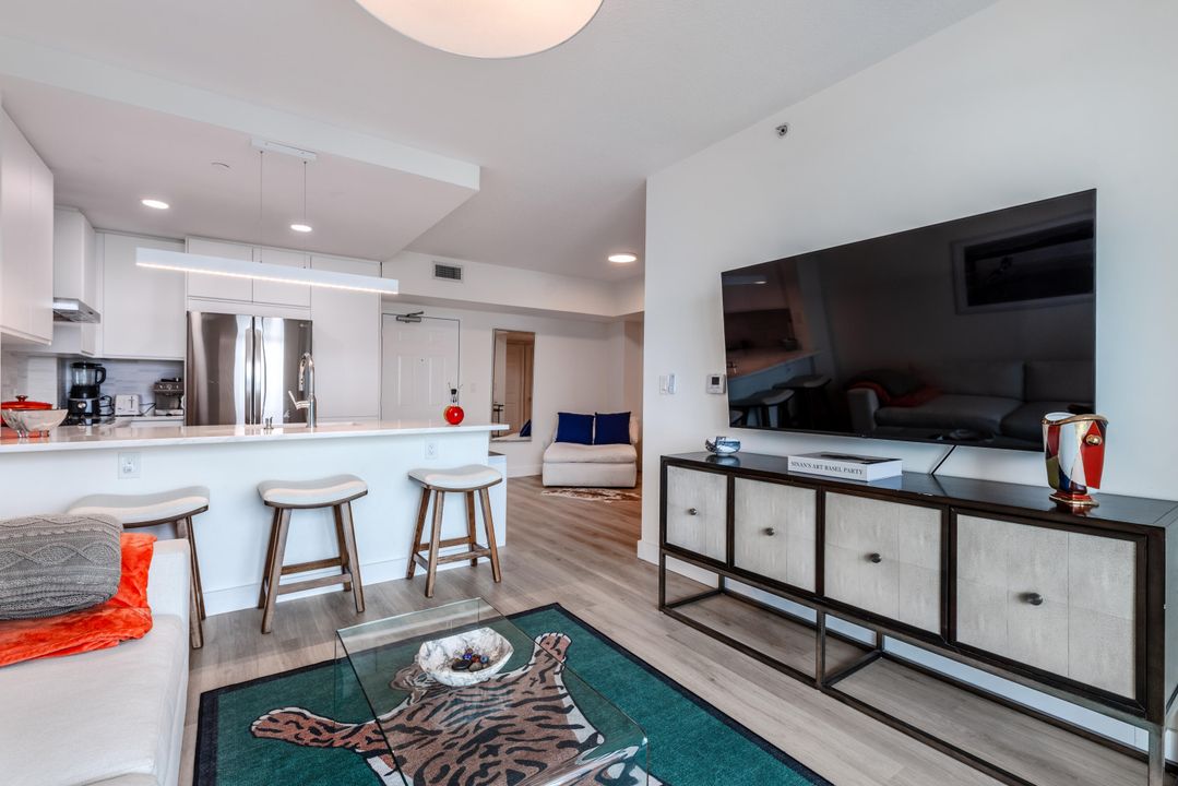 Active With Contract: $3,250 (2 beds, 2 baths, 846 Square Feet)