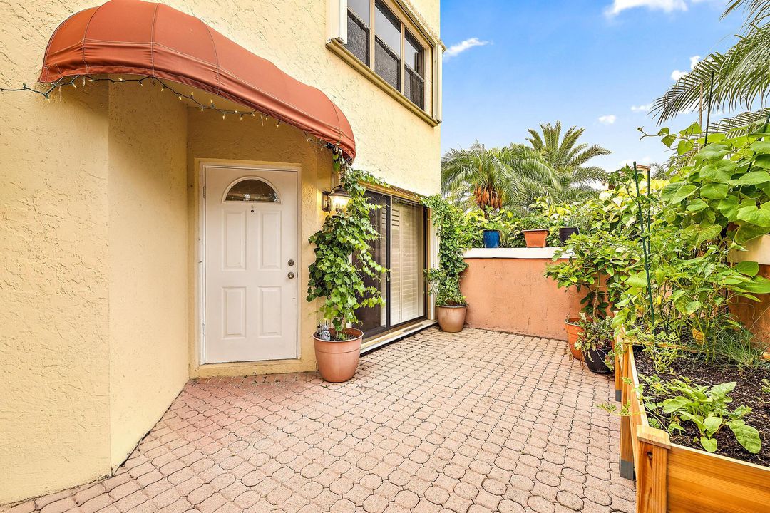 For Sale: $549,000 (2 beds, 2 baths, 1494 Square Feet)