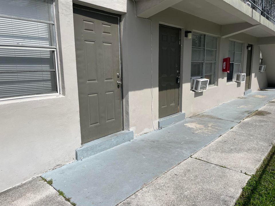 For Rent: $1,600 (2 beds, 1 baths, 648 Square Feet)