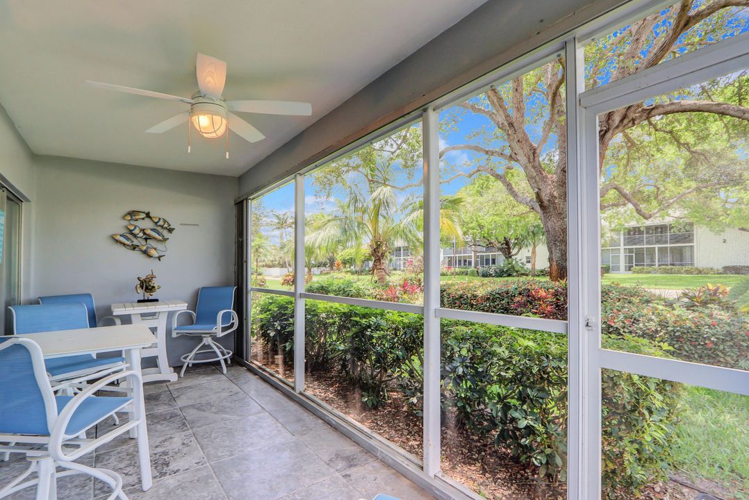 For Sale: $324,900 (2 beds, 2 baths, 920 Square Feet)