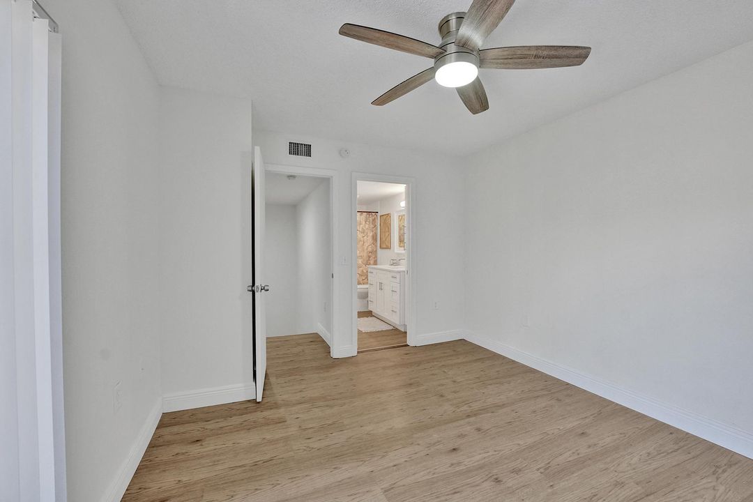 Active With Contract: $2,300 (2 beds, 2 baths, 1288 Square Feet)