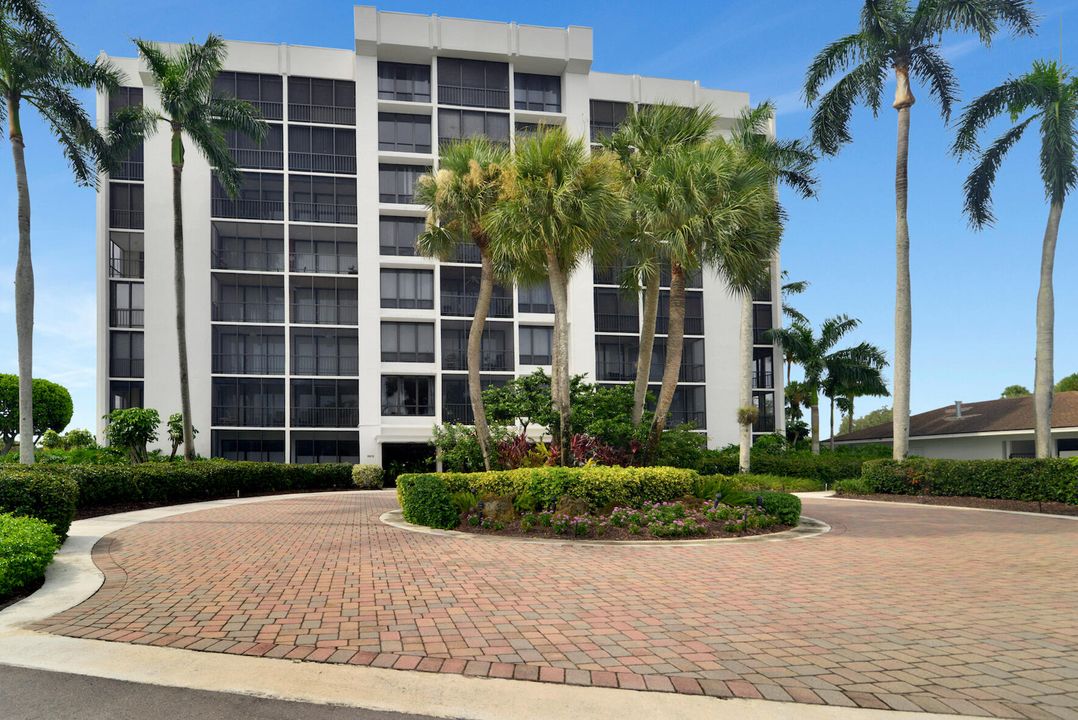 Recently Rented: $4,000 (2 beds, 2 baths, 1050 Square Feet)