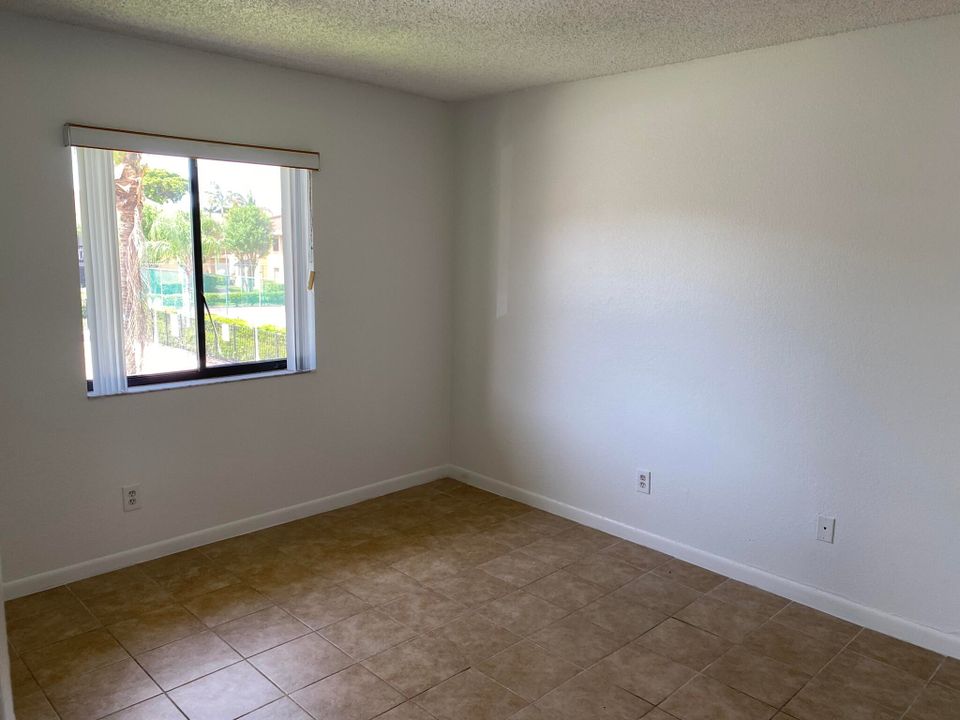 For Sale: $239,500 (2 beds, 2 baths, 1078 Square Feet)