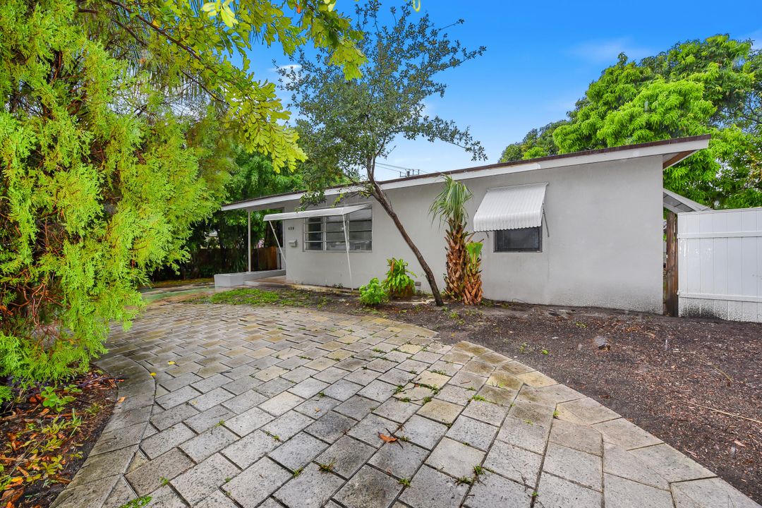 For Sale: $405,000 (3 beds, 1 baths, 1110 Square Feet)