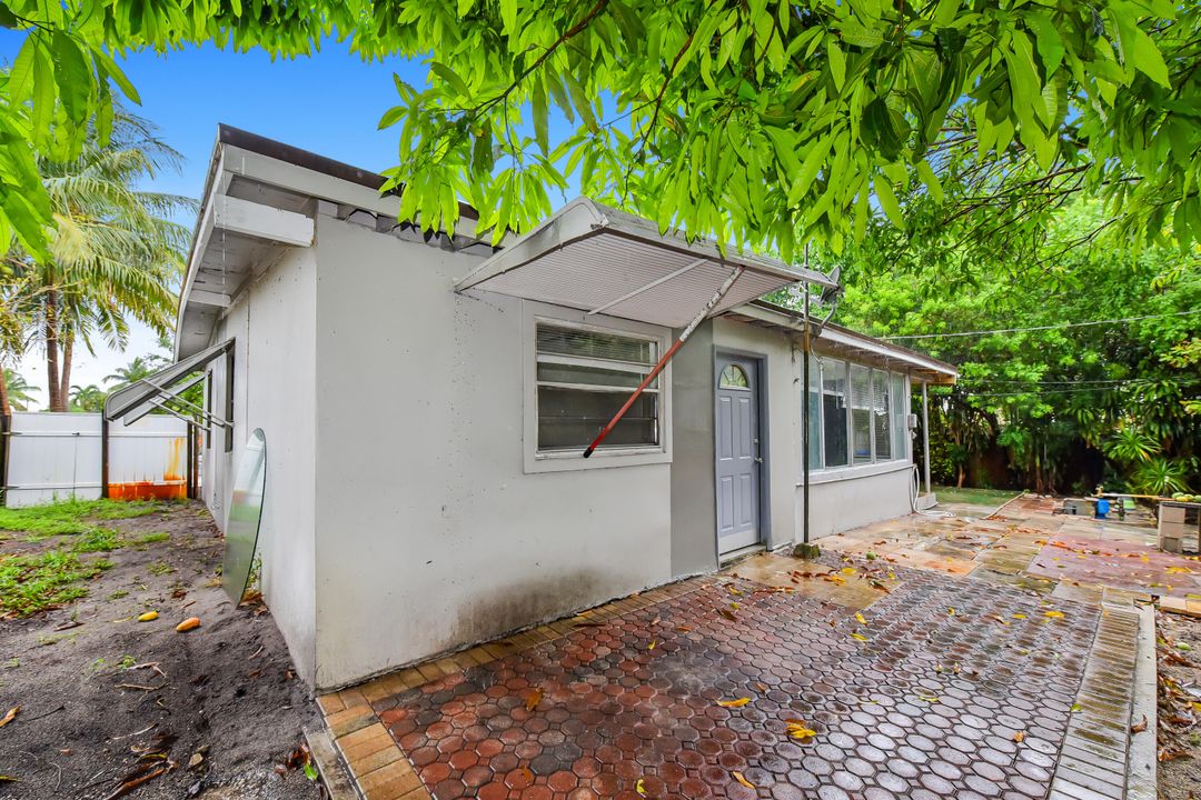 For Sale: $405,000 (3 beds, 1 baths, 1110 Square Feet)