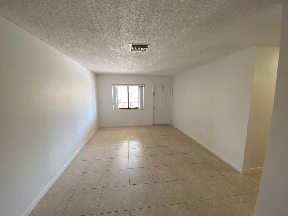 For Sale: $239,500 (2 beds, 2 baths, 1078 Square Feet)