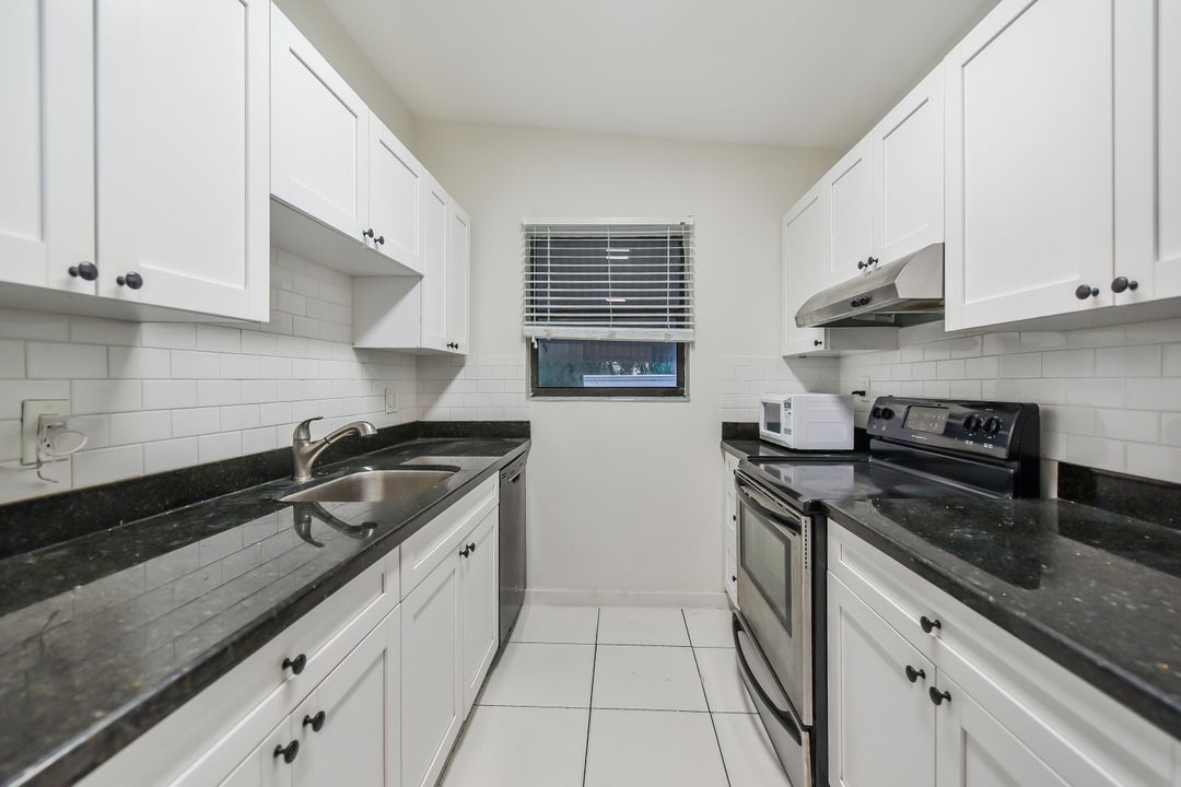 For Sale: $405,000 (3 beds, 1 baths, 1110 Square Feet)