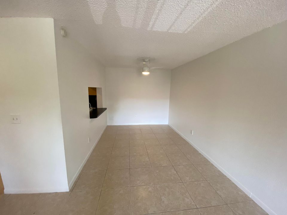 For Sale: $239,500 (2 beds, 2 baths, 1078 Square Feet)