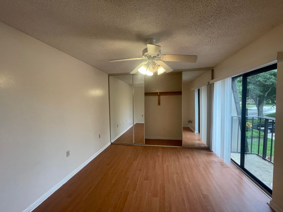 For Sale: $282,990 (2 beds, 2 baths, 1236 Square Feet)