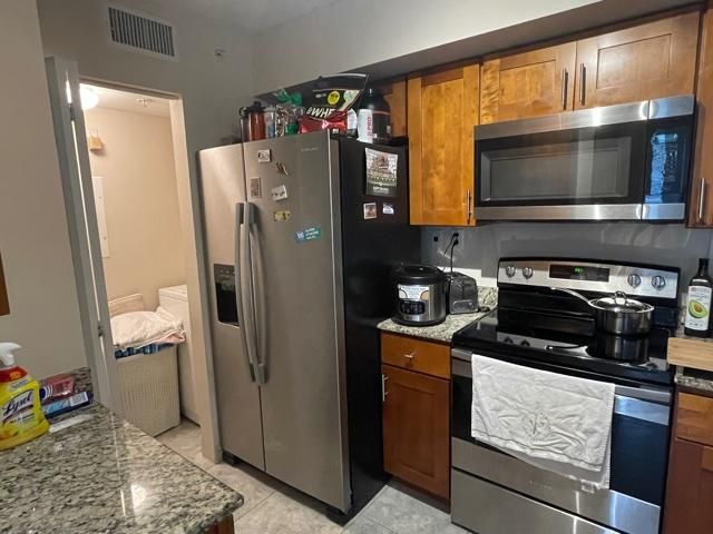 For Rent: $2,700 (3 beds, 2 baths, 1227 Square Feet)