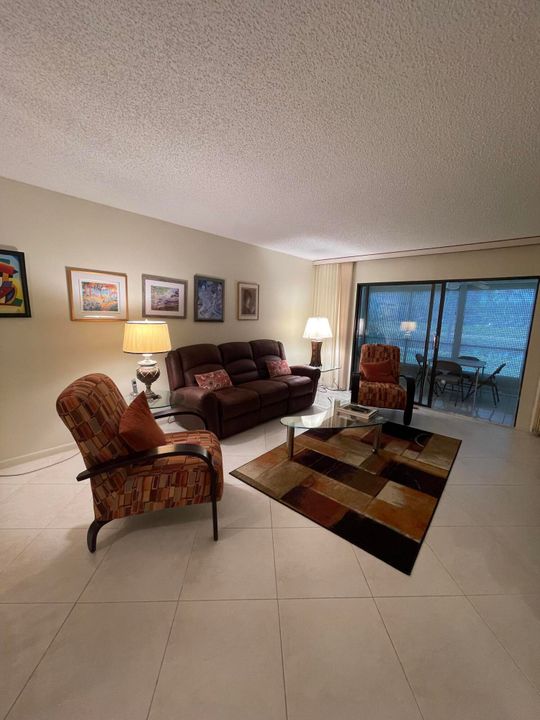 Active With Contract: $4,200 (2 beds, 2 baths, 1220 Square Feet)