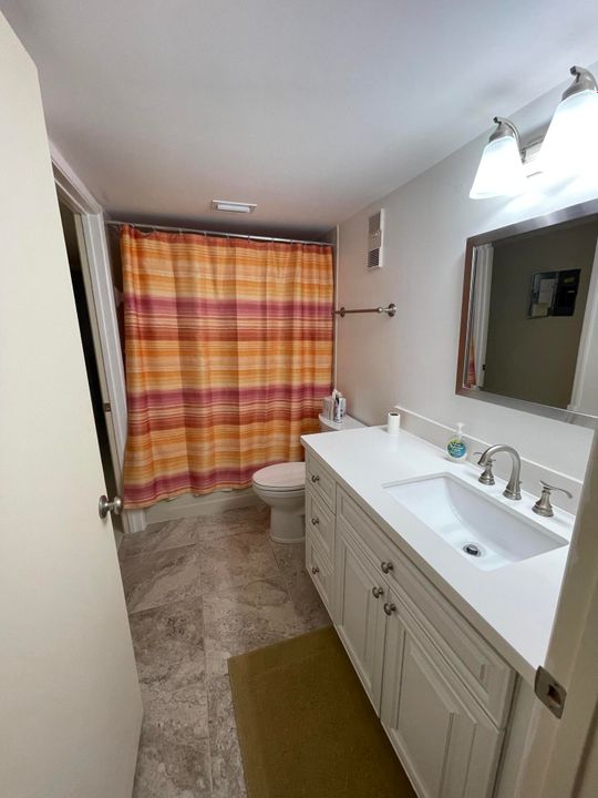 Active With Contract: $4,200 (2 beds, 2 baths, 1220 Square Feet)