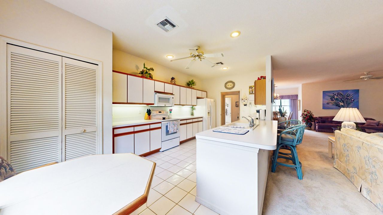 Active With Contract: $350,000 (2 beds, 2 baths, 1855 Square Feet)