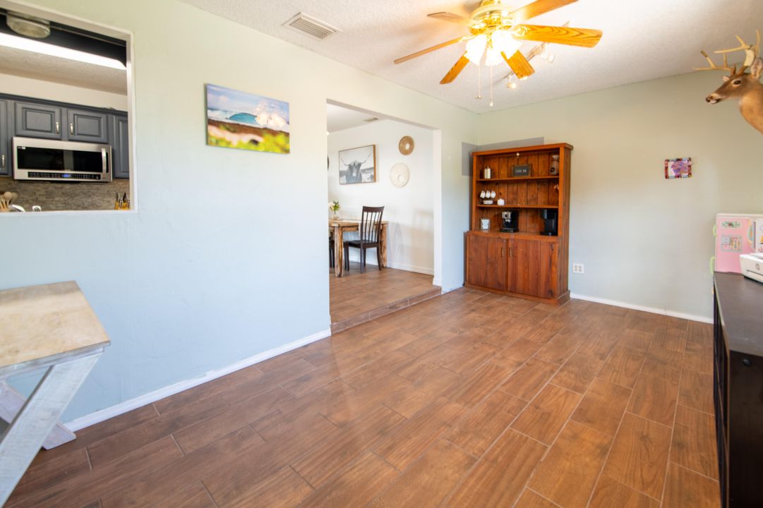 Active With Contract: $395,000 (2 beds, 2 baths, 1082 Square Feet)