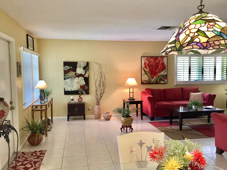 For Sale: $250,000 (2 beds, 2 baths, 1200 Square Feet)