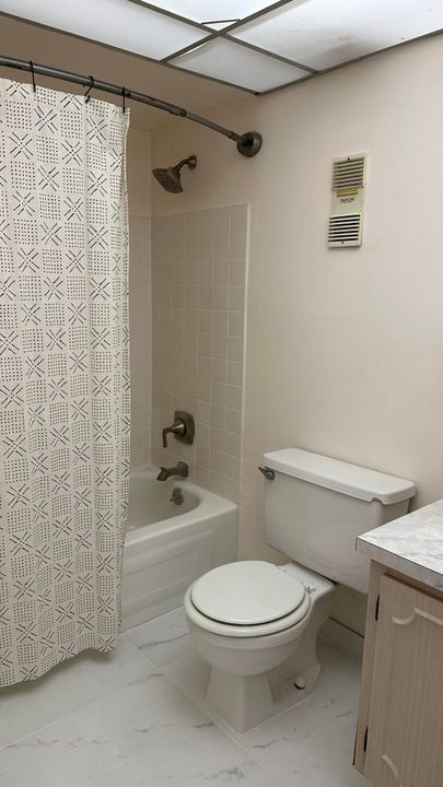 For Rent: $2,500 (2 beds, 2 baths, 936 Square Feet)