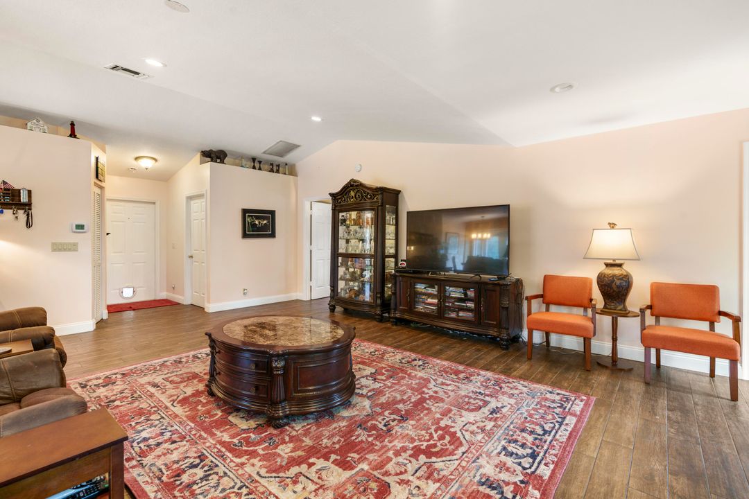 Active With Contract: $1,280,000 (3 beds, 2 baths, 1807 Square Feet)