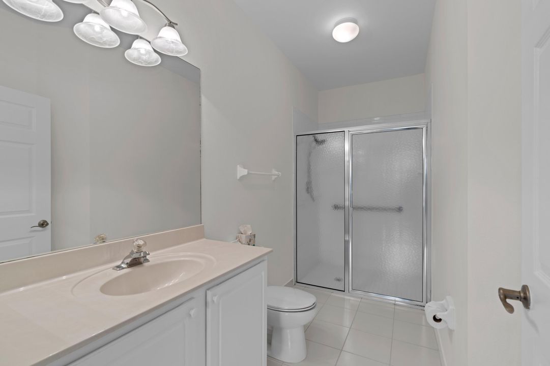 Active With Contract: $2,600 (3 beds, 2 baths, 1128 Square Feet)