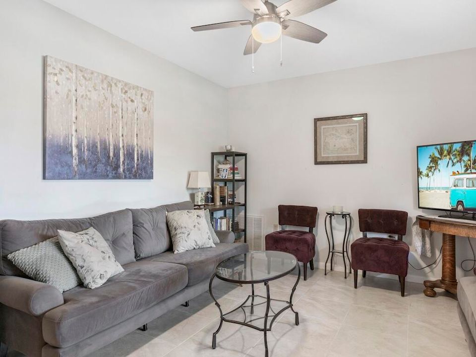 For Sale: $330,000 (2 beds, 2 baths, 1387 Square Feet)