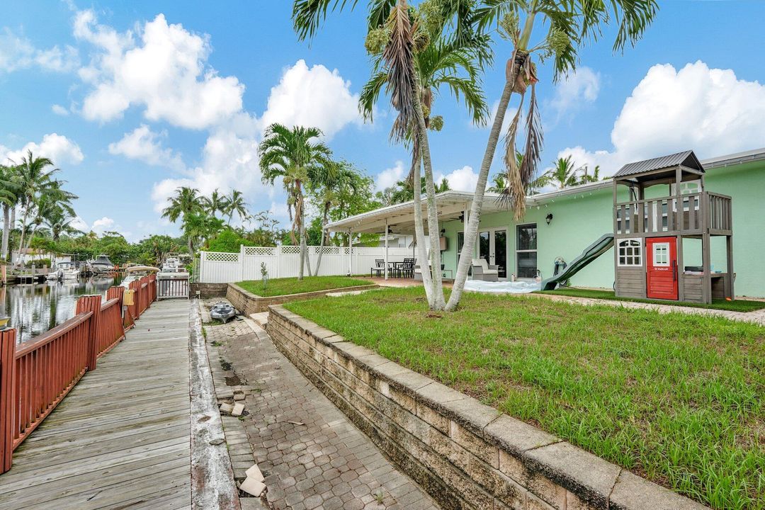 For Sale: $950,000 (3 beds, 2 baths, 1830 Square Feet)