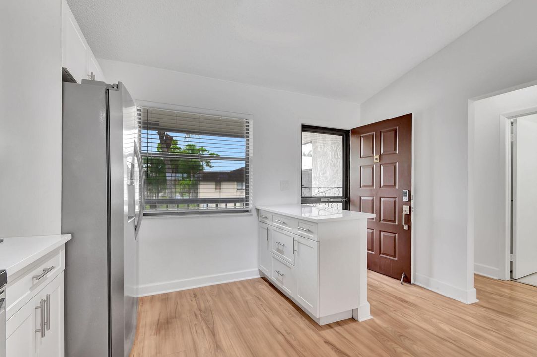 For Sale: $299,000 (3 beds, 2 baths, 1196 Square Feet)