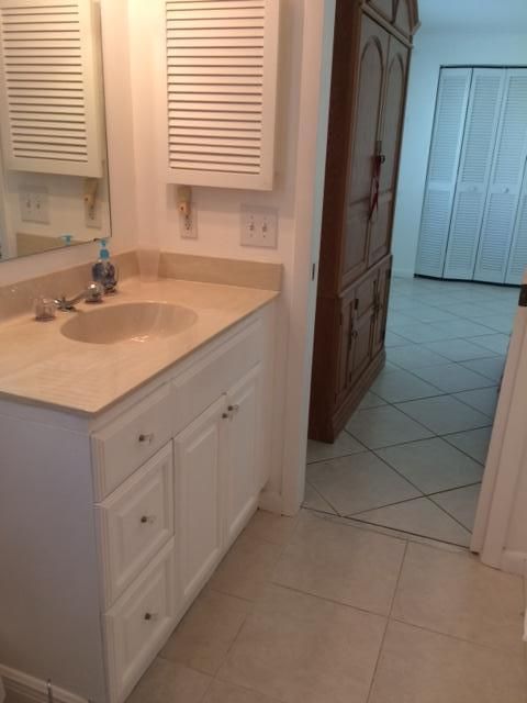 For Rent: $2,200 (2 beds, 2 baths, 1362 Square Feet)