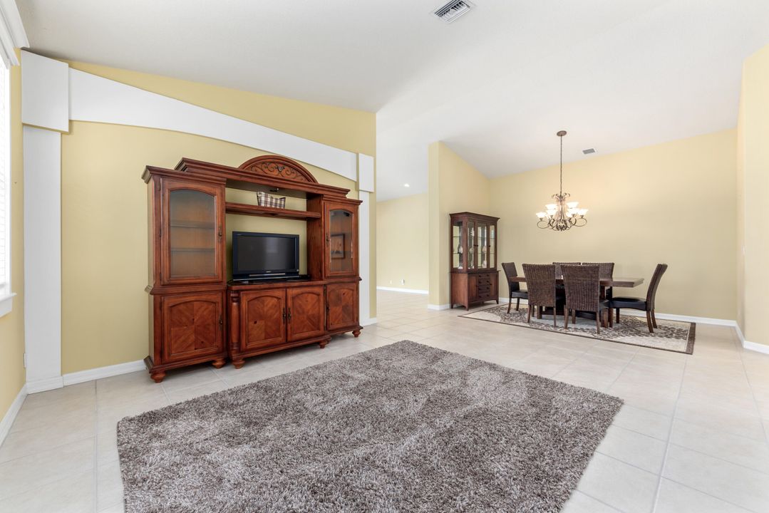 For Sale: $639,000 (4 beds, 2 baths, 2304 Square Feet)