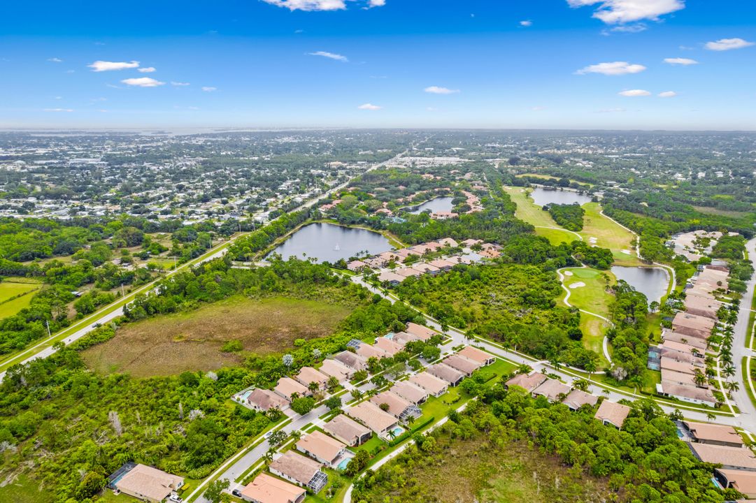 For Sale: $639,000 (4 beds, 2 baths, 2304 Square Feet)