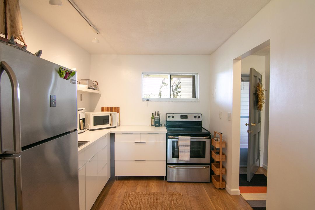 For Sale: $99,800 (1 beds, 1 baths, 744 Square Feet)