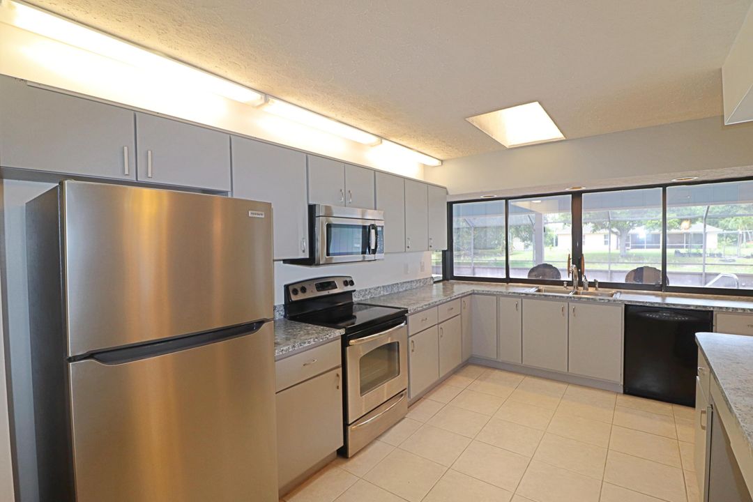 For Sale: $455,000 (2 beds, 2 baths, 1744 Square Feet)