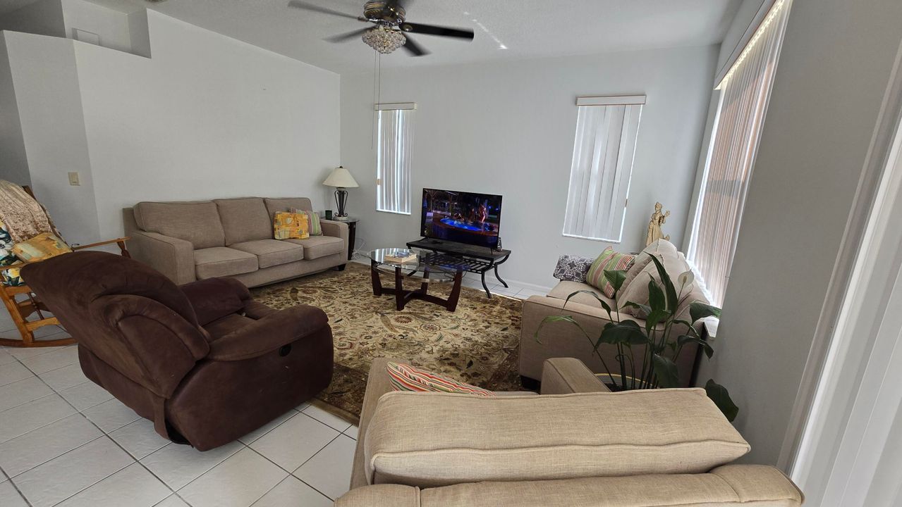 Active With Contract: $435,000 (3 beds, 2 baths, 2389 Square Feet)