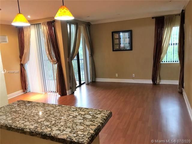 For Rent: $1,850 (1 beds, 1 baths, 764 Square Feet)