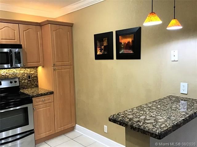 For Rent: $1,850 (1 beds, 1 baths, 764 Square Feet)