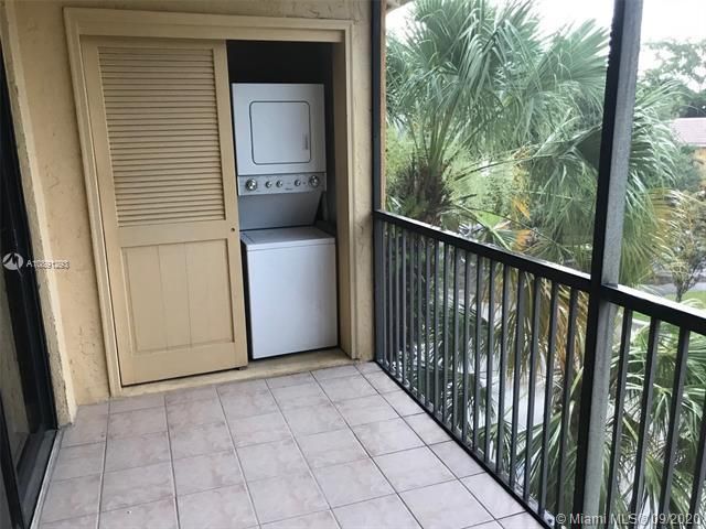 For Rent: $1,850 (1 beds, 1 baths, 764 Square Feet)