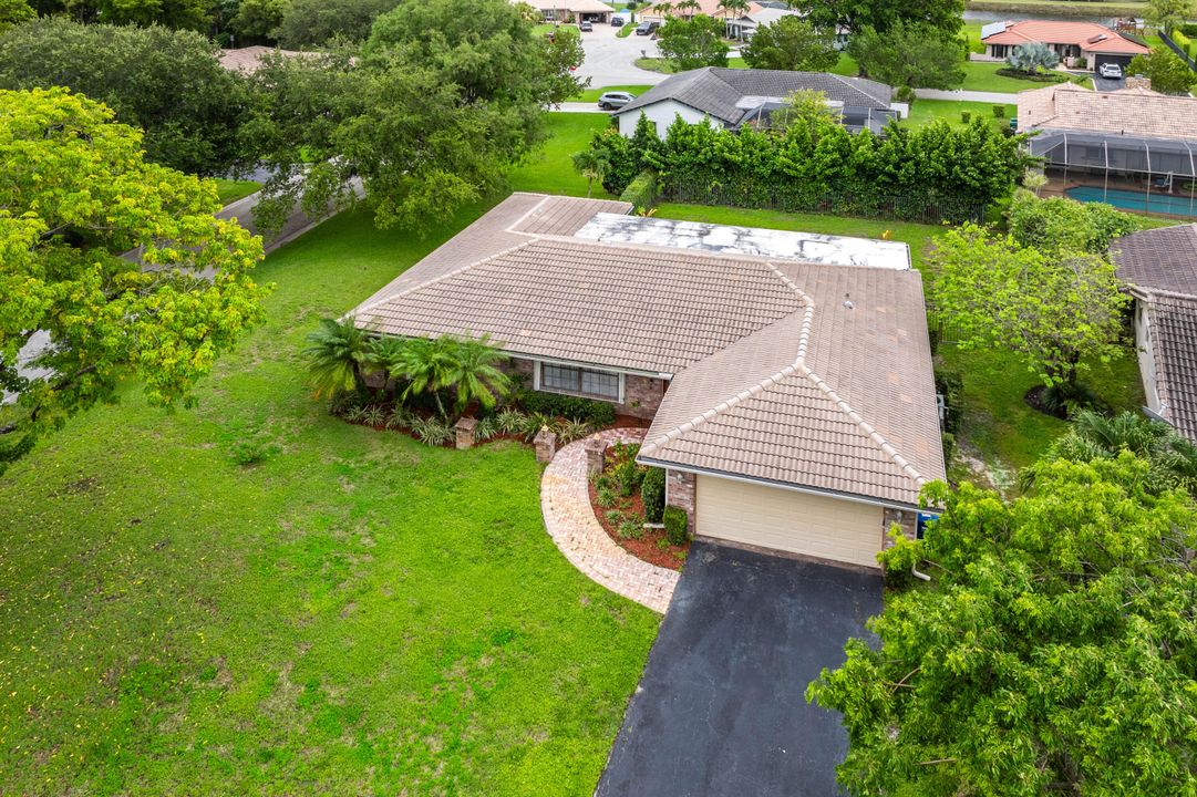 For Sale: $675,000 (3 beds, 2 baths, 1998 Square Feet)