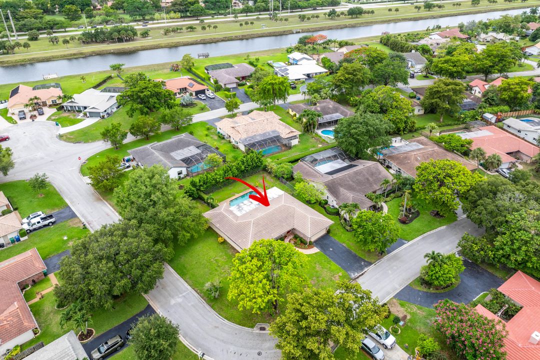 For Sale: $675,000 (3 beds, 2 baths, 1998 Square Feet)