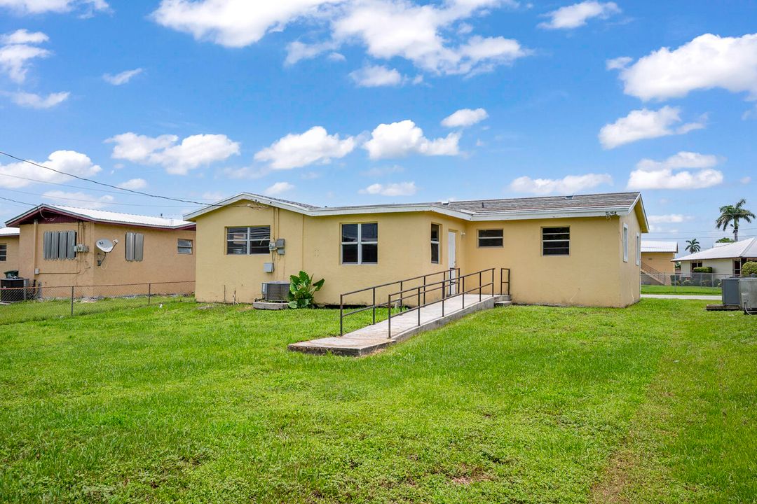 Active With Contract: $299,000 (4 beds, 2 baths, 1231 Square Feet)