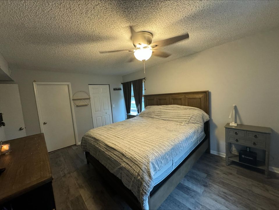 For Sale: $229,000 (2 beds, 2 baths, 1018 Square Feet)