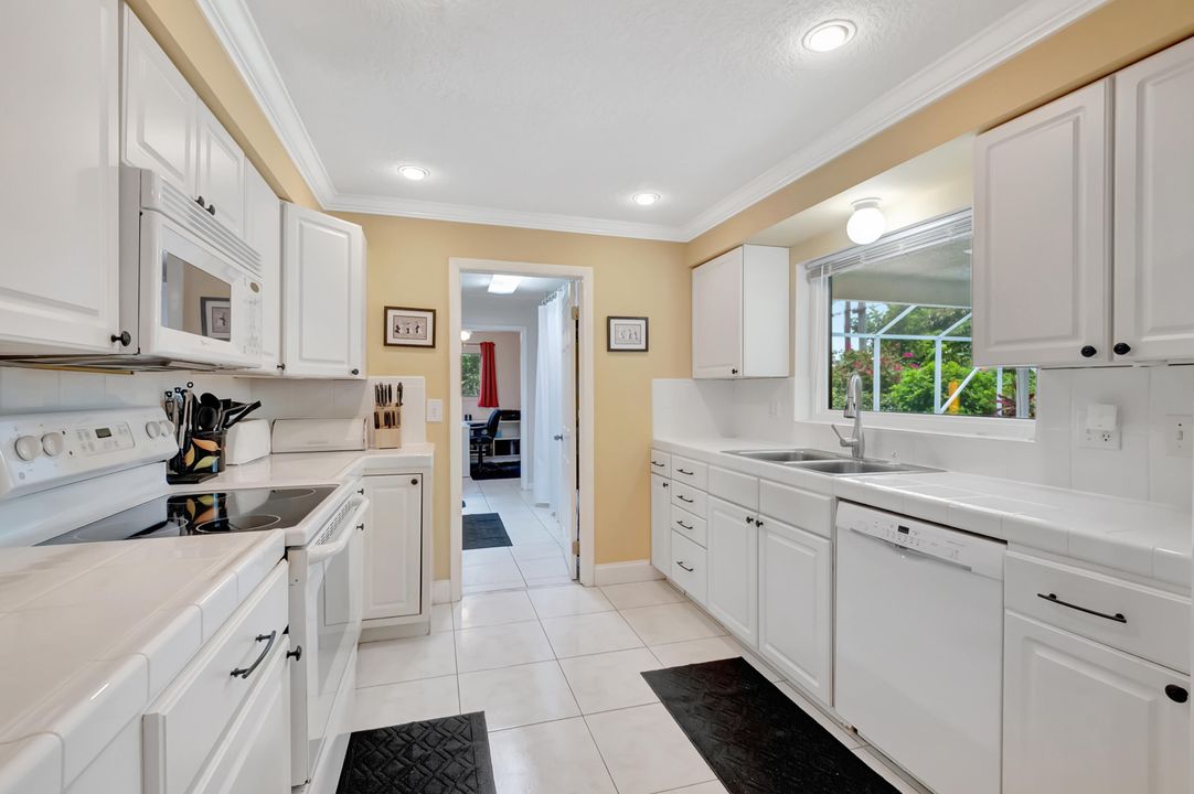 For Sale: $775,000 (4 beds, 2 baths, 1881 Square Feet)