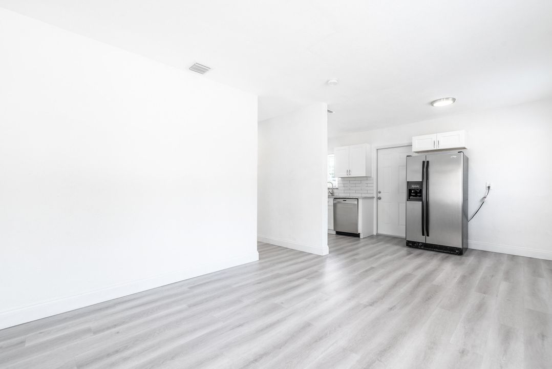 For Sale: $334,900 (3 beds, 2 baths, 1100 Square Feet)