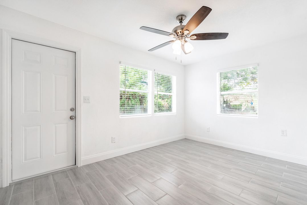 For Sale: $334,900 (3 beds, 2 baths, 1100 Square Feet)