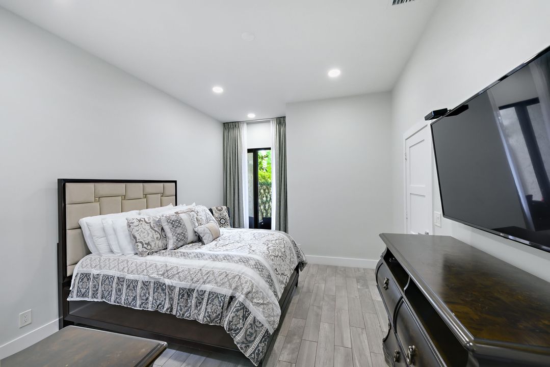 For Sale: $829,000 (2 beds, 2 baths, 2143 Square Feet)