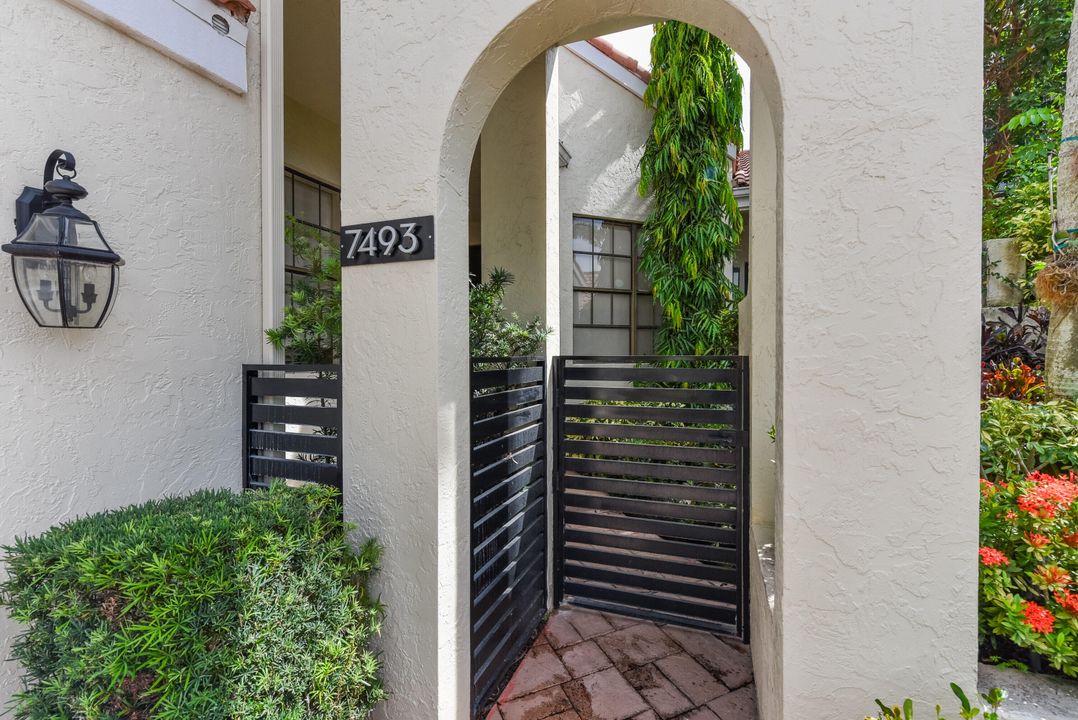 For Sale: $829,000 (2 beds, 2 baths, 2143 Square Feet)