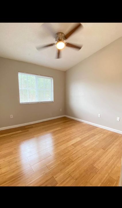 Active With Contract: $2,000 (2 beds, 2 baths, 910 Square Feet)