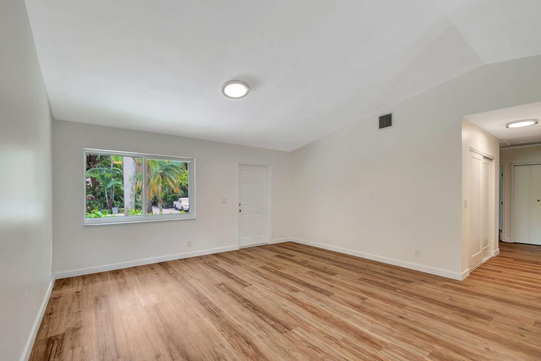 Active With Contract: $495,000 (3 beds, 2 baths, 1176 Square Feet)